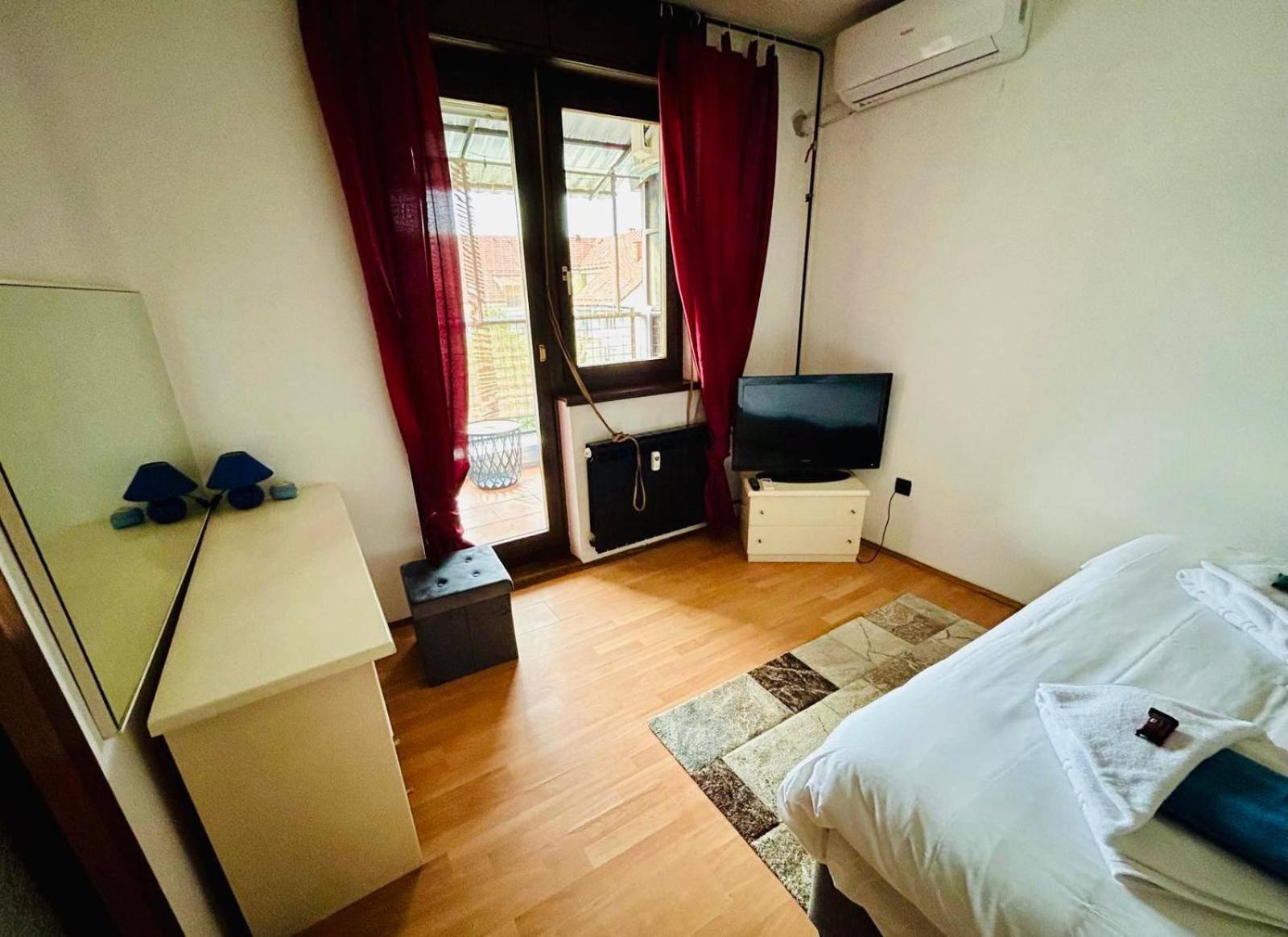 Fly By Suite - Zagreb Airport - 0-24H Self Check In&Out - Parking On Site Velika Gorica Exterior photo
